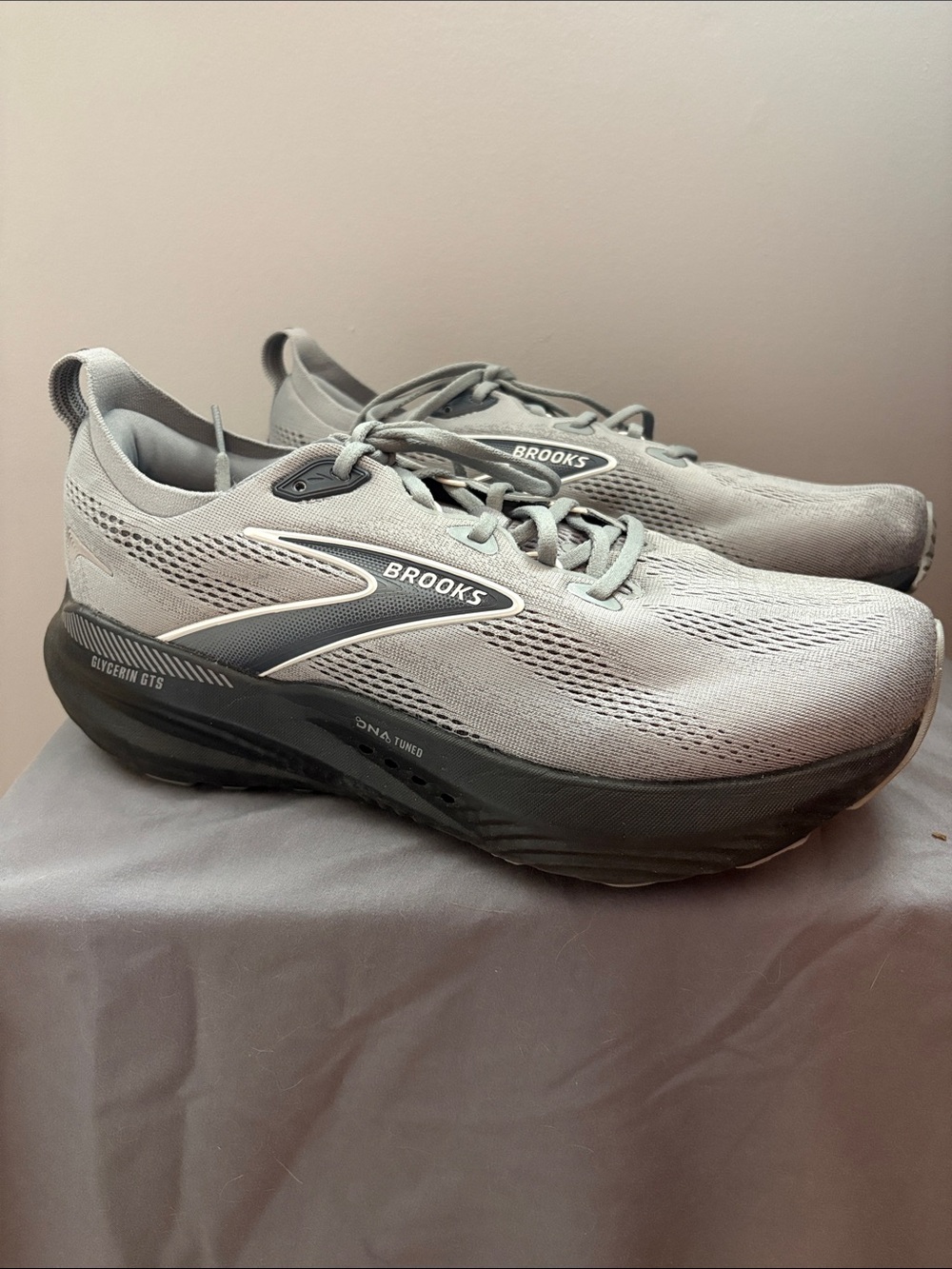Brooks Men's Glycerin GTS Running Shoes in Light Gray and Black